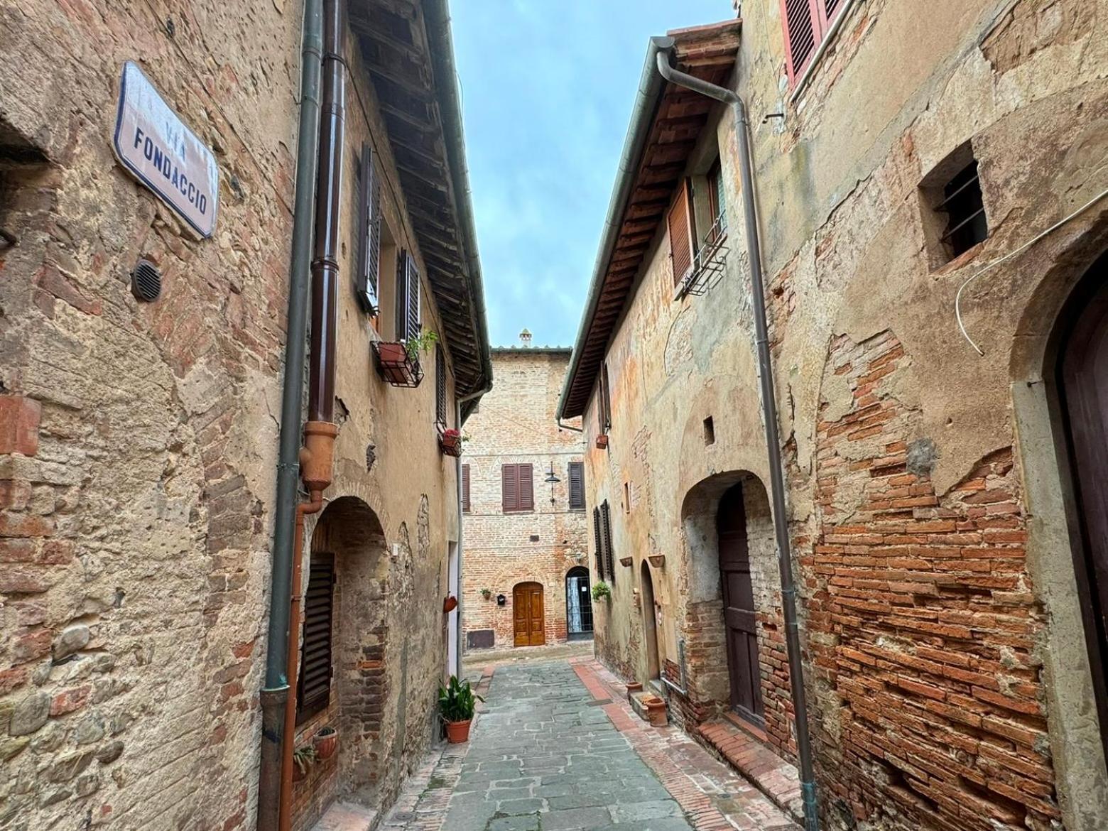 Casa Giulia, Il Gioiello Del Borgo Apartment Certaldo Luaran gambar