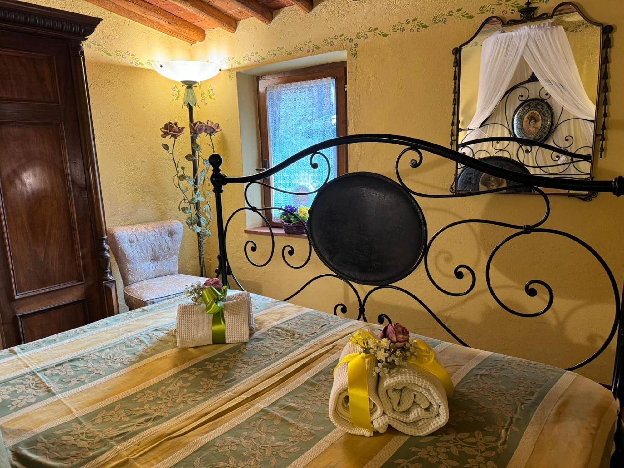 Casa Giulia, Il Gioiello Del Borgo Apartment Certaldo Luaran gambar
